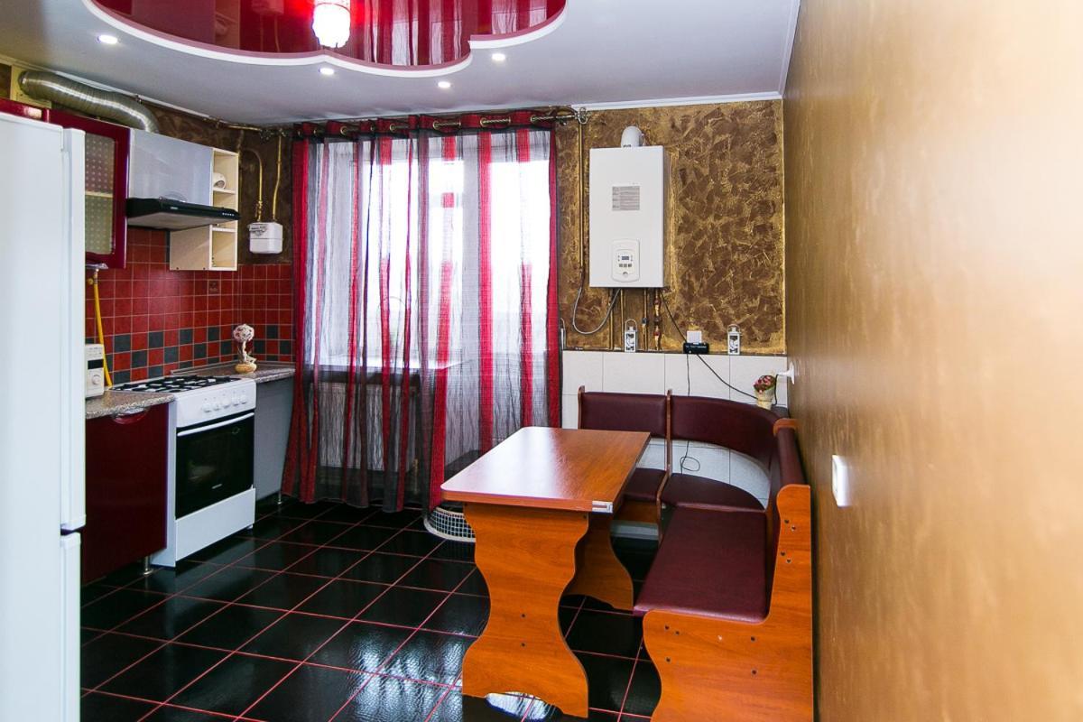 Vip Apartmens Faraon On Illinskaya 1 Floor Sumy Εξωτερικό φωτογραφία