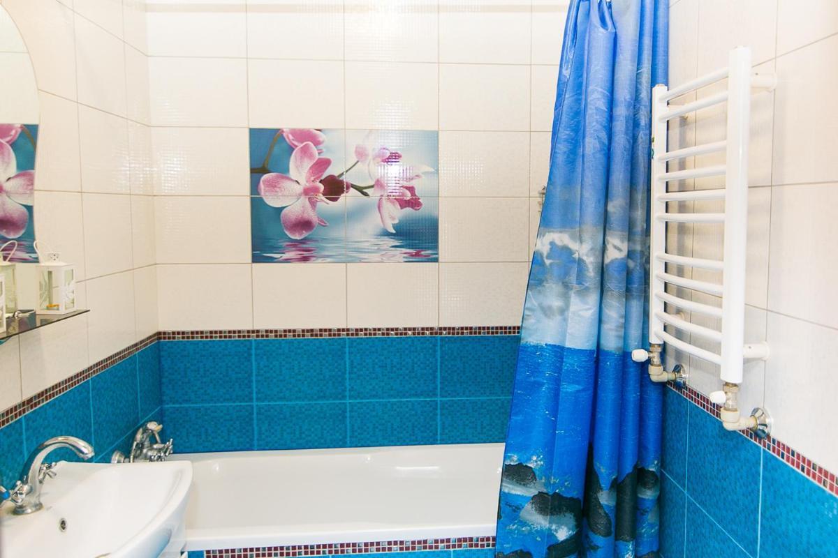 Vip Apartmens Faraon On Illinskaya 1 Floor Sumy Εξωτερικό φωτογραφία